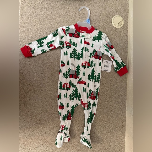 Holiday Time Baby Boy Girl Christmas Sleeper size 0 - 3 Months Cabin Camper NEW - Picture 1 of 3